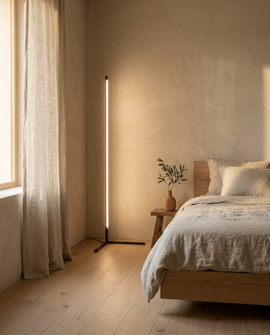 Lámpara de pie LED vertical minimalista Aura – dormitorio