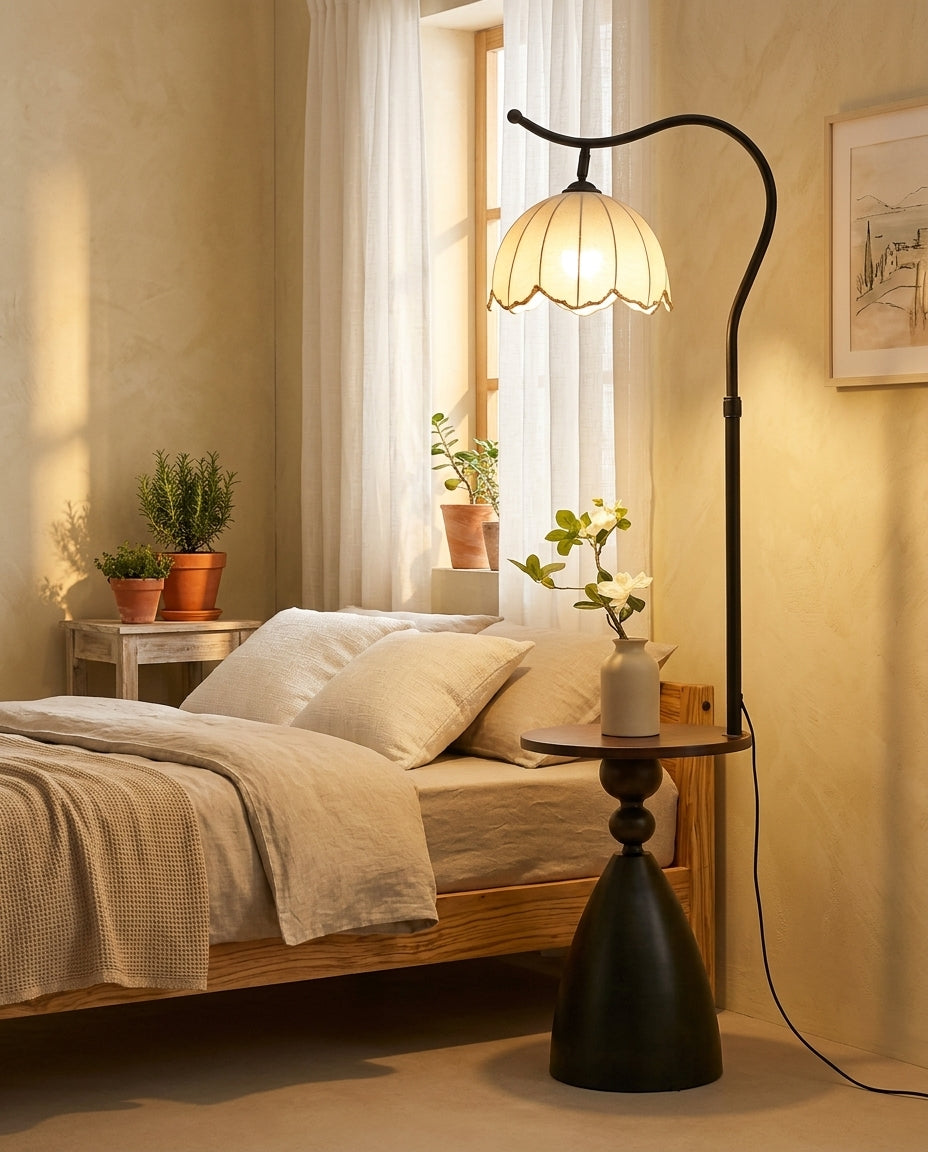 Lámpara de pie vintage con bandeja de madera Bistró – dormitorio