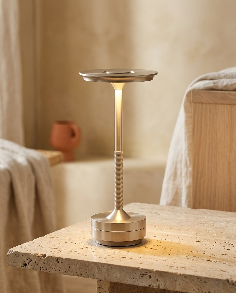 Lámpara de mesa regulable táctil de aluminio Faro – detalle